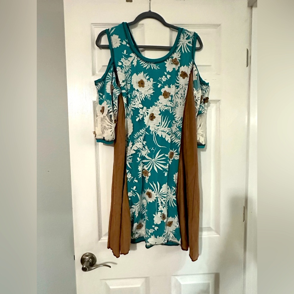 Absolutely adorable Floral Cold Shoulder Dress or tunic top